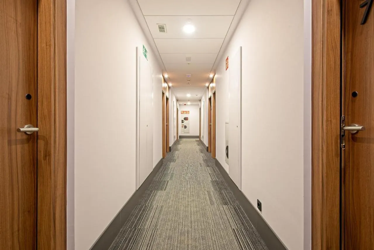 Dwo Yuste Alcala Hotel Madrid